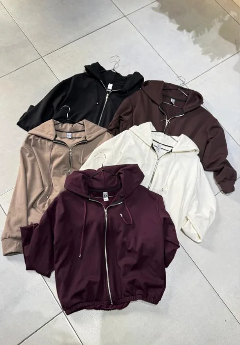 Alternative view of CAMPERA TOKI